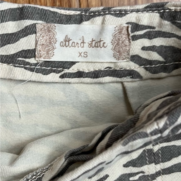 Alter’d State corduroy Denim Zebra Maroon Scalloped Skirt Size XS Bundle - Picture 8 of 11